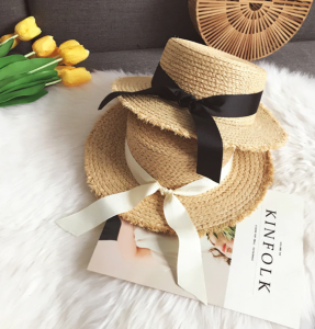 Kapelusz damski słomkowy z wstążką elegancki 