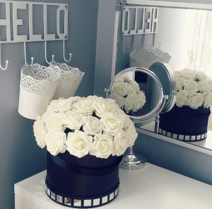 Zestaw 25 sztucznych róż 