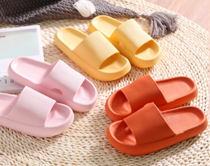 Klapki z grubą podeszwą 36-45  HIT 2024