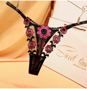 Stringi przejrzyste z haftem 057