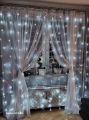 Kurtyna świetlna LED na święta – 300 cm szerokości, 8 trybów świecenia, pilot, USB. Stwórz magiczny klimat w domu i ogrodzie. Idealna dekoracja bożonarodzeniowa i całoroczna.