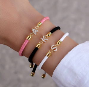 Bransoletka  z literą Idealna na Prezent 