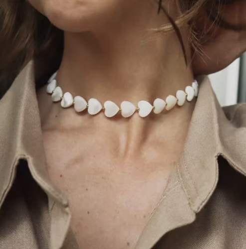 Naszyjnik choker z serduszek – romantyczna elegancja na co dzień