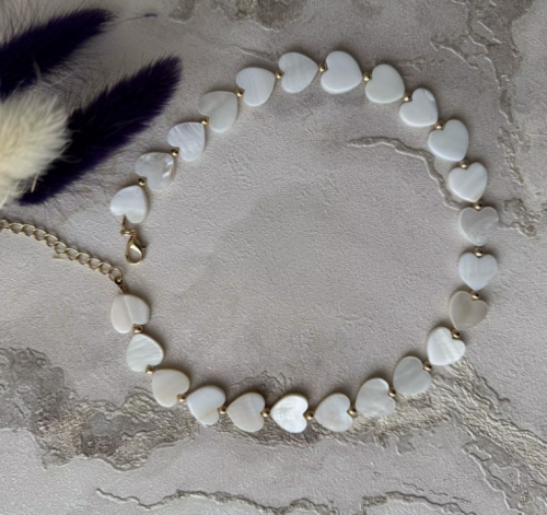 Naszyjnik choker z serduszek – romantyczna elegancja na co dzień