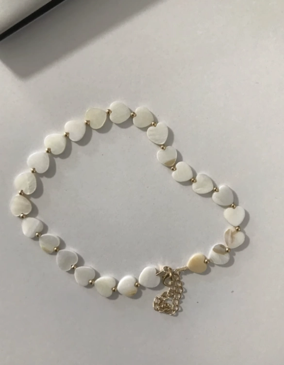 Naszyjnik choker z serduszek – romantyczna elegancja na co dzień
