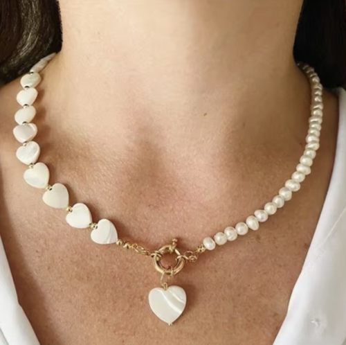 Naszyjnik z serduszek i perełek