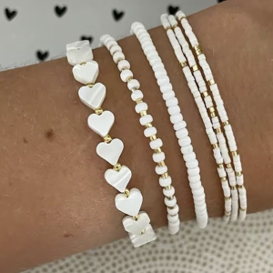 Zestaw 6 bransoletek – serduszka 216