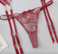 Zmysłowy komplet bielizny z haftem i pasem do pończoch