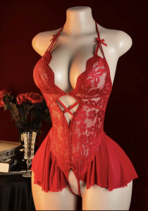 Koronkowa bielizna z falbanką 338