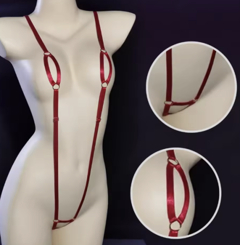 Seksowna uprząż na ciało typu body harness. Minimalistyczne paski, regulowane dopasowanie, rozmiar uniwersalny 40-65 kg. Idealna bielizna erotyczna.