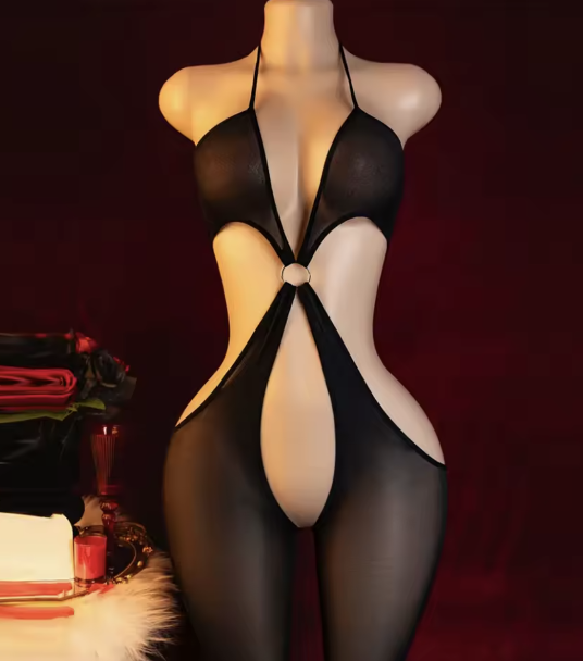 Seksowny bodystocking damski z wycięciami i pończochami. Elastyczny materiał, rozmiar uniwersalny XXS–XL. Idealna bielizna na randkę i wieczór we dwoje.