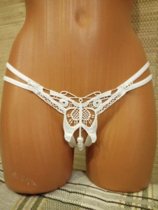 Stringi damskie z perełkami Erot E43