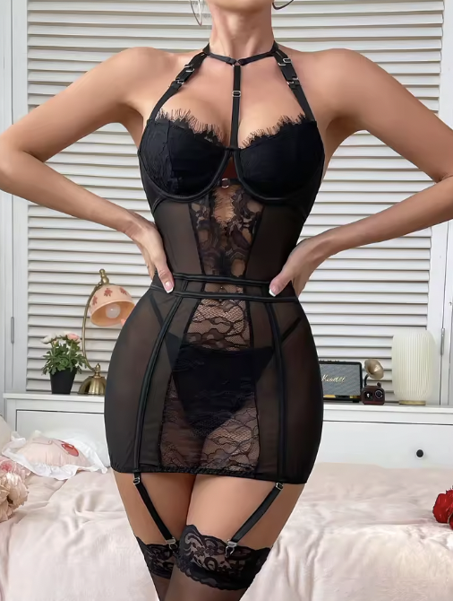 Zmysłowa haleczka koronkowa mini Ellolace z paskami harness, fiszbinami i stringami. Transparentna siateczka, 4 kolory, rozmiary S-XL.